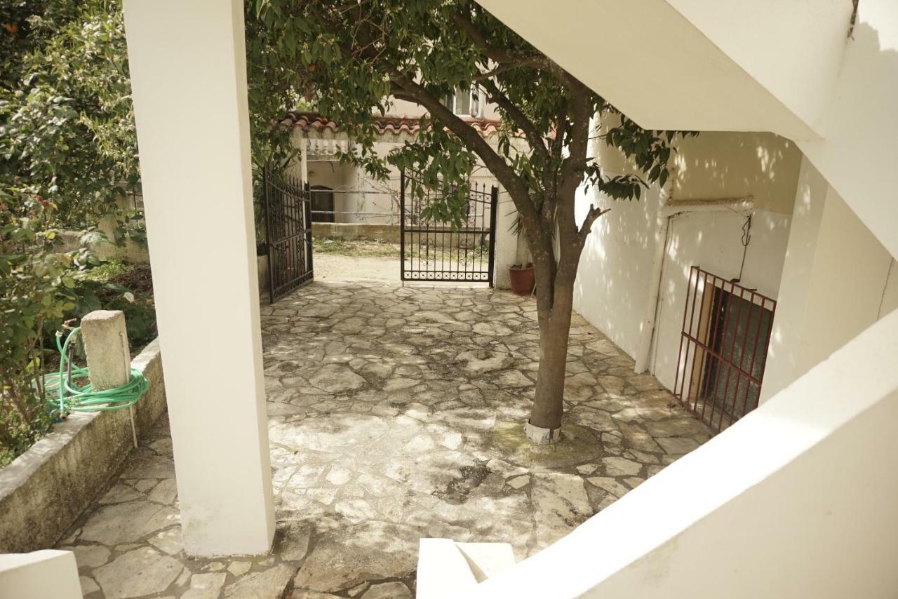 Apartamento J&B Countryside Life - Just For Two Ágios Matthaíos Exterior foto